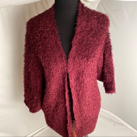 Romeo and Juliet Couture burgundy fuzzy cardigan M - Picture 1 of 8